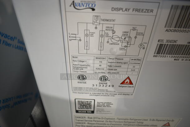 BRAND NEW SCRATCH AND DENT! Avantco 360ADC8HC 49" Customizable Ice Cream Dipping Cabinet w/ Sneeze Guard. 115 Volts, 1 Phase. Tested and Working! - Image 10 of 11