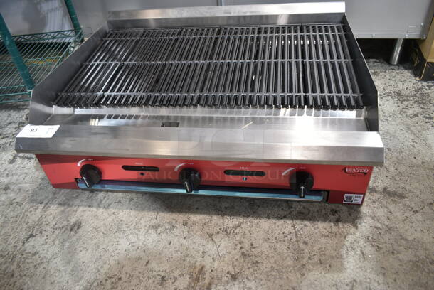 BRAND NEW SCRATCH AND DENT! 2024 Avantco 177CAG36RC Stainless Steel 36" Natural Gas Countertop Radiant Charbroiler. 90,000 BTU. - Image 2 of 6