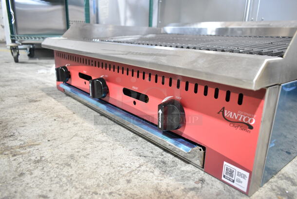 BRAND NEW SCRATCH AND DENT! 2024 Avantco 177CAG36RC Stainless Steel 36" Natural Gas Countertop Radiant Charbroiler. 90,000 BTU. - Image 5 of 6