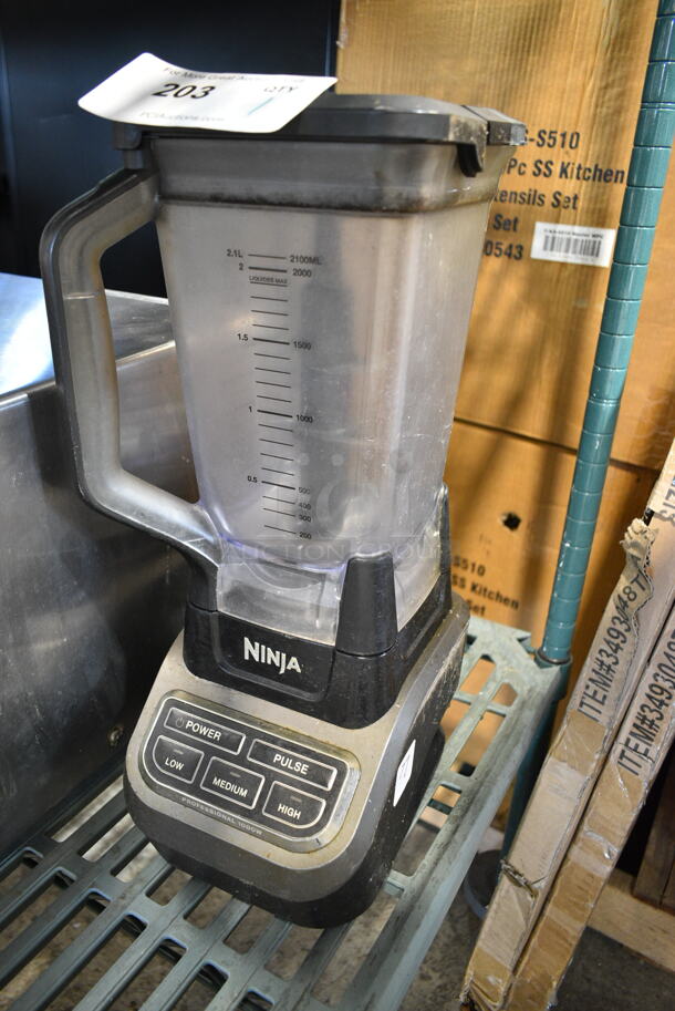 Ninja BL610 Countertop Blender w/ Pitcher. 120 Volts, 1 Phase. Tested and Working! - Image 2 of 6