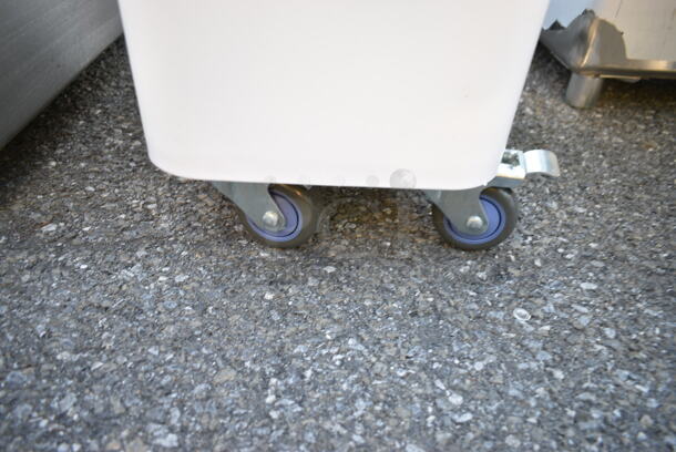 BRAND NEW SCRATCH AND DENT! Bakers Mark White Slant Top Mobile Ingredient Storage Bin with Sliding Lid  - Image 4 of 6