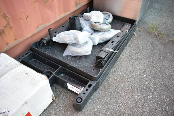 BRAND NEW SCRATCH AND DENT! Black Poly Cart. - Image 7 of 7