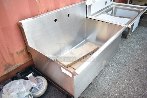 BRAND NEW SCRATCH AND DENT! Stainless Steel Single Bay Sink.  - Image 3 of 5