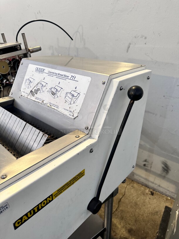 Commercial Oliver 711 Toast Slicer 115 Volt Working - Image 4 of 5