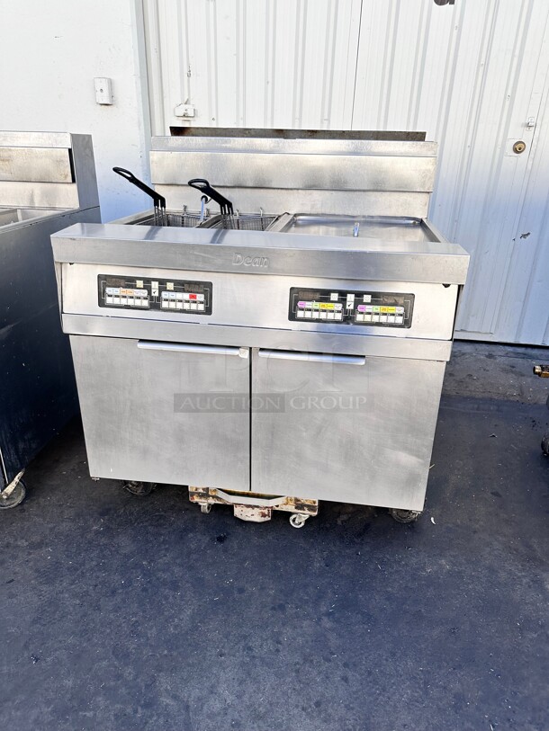 Frymaster SCFHD260G Gas Fryer - (2) 80 lb Vats, Floor Model, Natural Gas With Filtration System Tested and Working! - Image 1 of 7