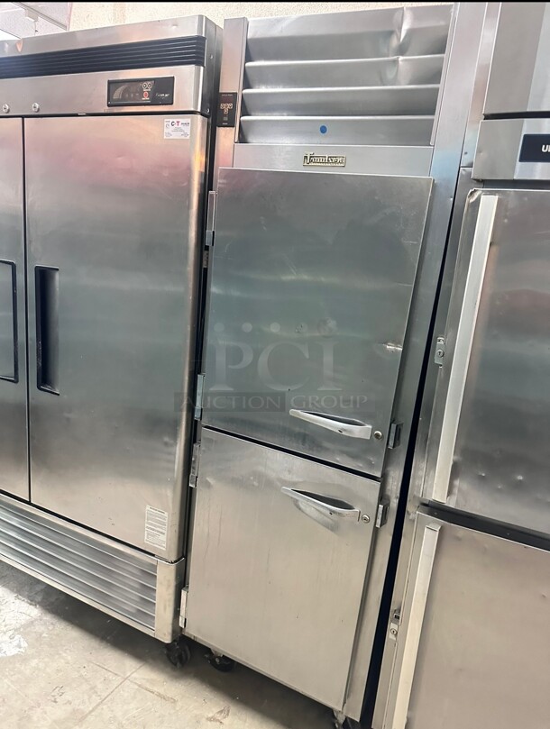 Working! Used Traulsen ALT132WUT-HHS 30" Two Section Reach In Freezer, (2) Solid Doors, 115v Tested! - Image 3 of 7