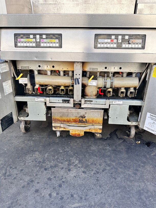 Frymaster SCFHD260G Gas Fryer - (2) 80 lb Vats, Floor Model, Natural Gas With Filtration System Tested and Working! - Image 7 of 7