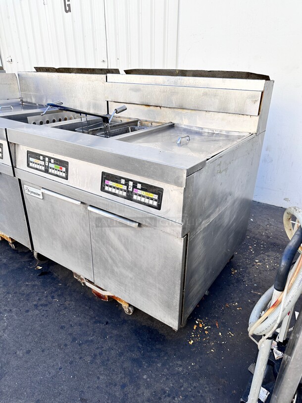 Frymaster SCFHD260G Gas Fryer - (2) 80 lb Vats, Floor Model, Natural Gas With Filtration System Tested and Working! - Image 5 of 8