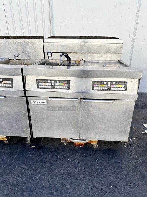 Frymaster SCFHD260G Gas Fryer - (2) 80 lb Vats, Floor Model, Natural Gas With Filtration System Tested and Working! - Image 6 of 8