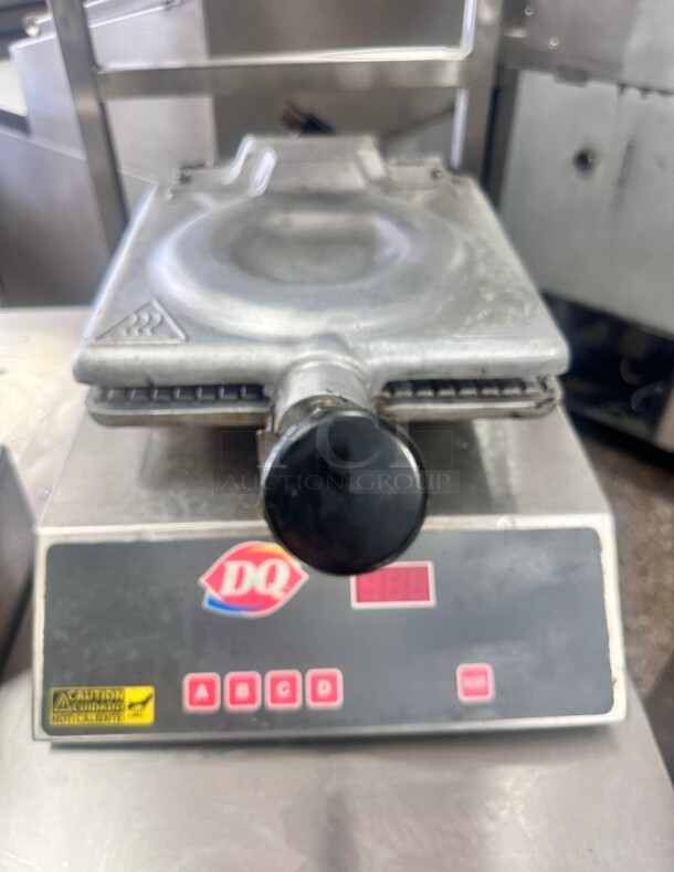 DQ Carbons CS-PGM Waffle Cone Maker 115 Volt Tested and Working - Image 5 of 8