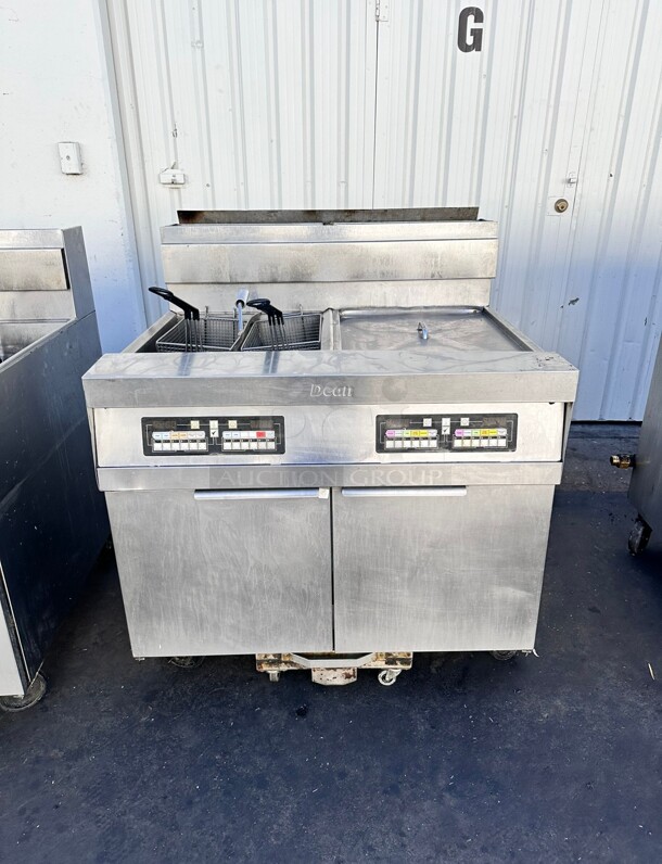 2022 Used Frymaster SCFHD260G Gas Fryer - (2) 80 lb Vats, Floor Model, Natural Gas With Filtration System Tested and Working - Image 2 of 10