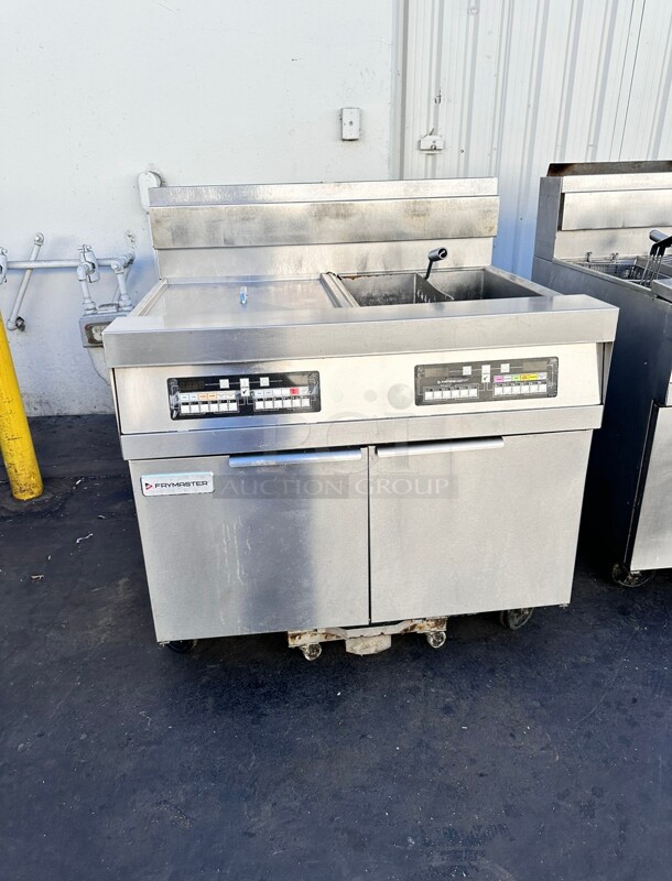 2022 Used Frymaster SCFHD260G Gas Fryer - (2) 80 lb Vats, Floor Model, Natural Gas With Filtration System Tested and Working - Image 4 of 10