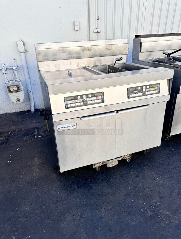 2022 Used Frymaster SCFHD260G Gas Fryer - (2) 80 lb Vats, Floor Model, Natural Gas With Filtration System Tested and Working - Image 5 of 10
