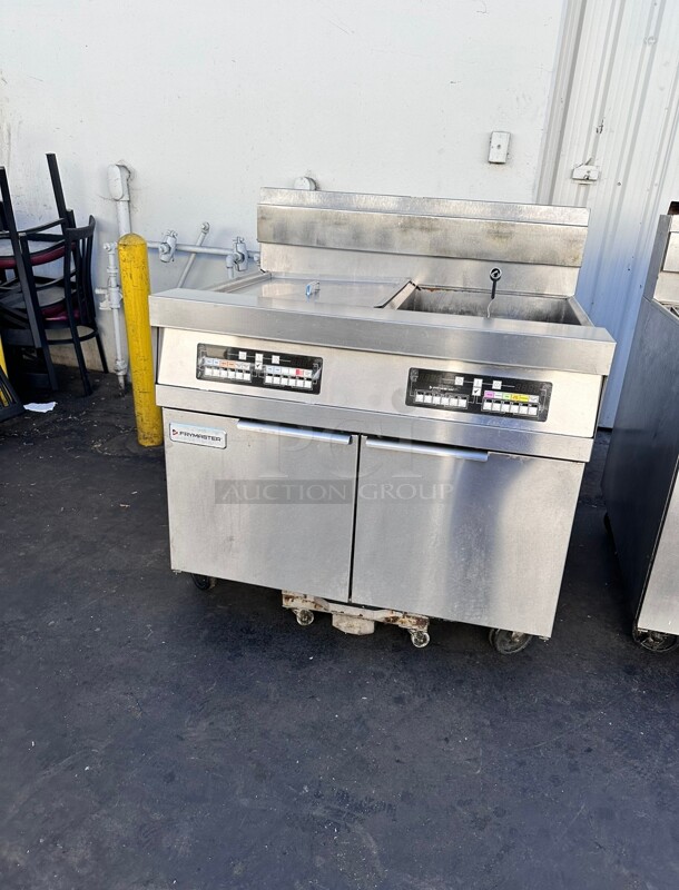 2022 Used Frymaster SCFHD260G Gas Fryer - (2) 80 lb Vats, Floor Model, Natural Gas With Filtration System Tested and Working - Image 8 of 10