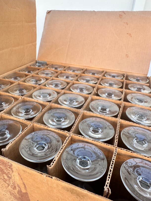 Round Wine Glasses - Image 3 of 5
