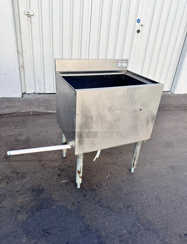 Clean! Used Krowne Metal 18-24-7 Silver Series 24" Ice Bin with Cold Plate - Image 4 of 6