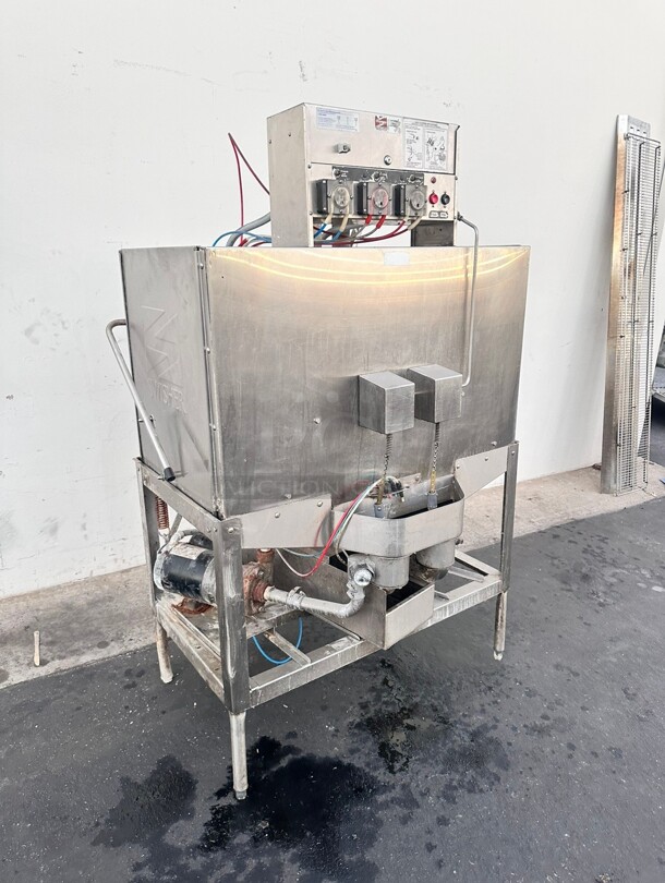 Nice! Used American Dish Service 5AG-S 74 Rack/Hr Double Rack Door Type Low Temp Dishwasher - 115V Tested and Working - Image 6 of 11