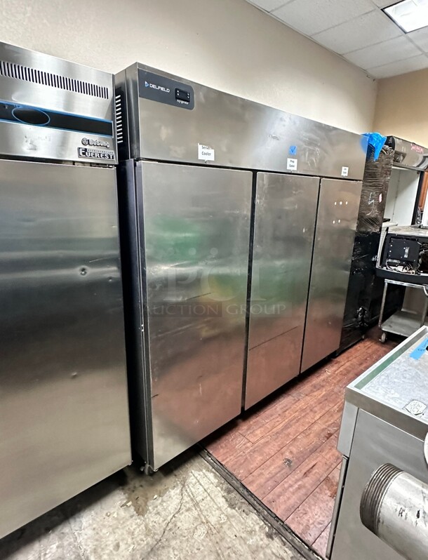 Excellent Shape! Delfield CSR3P-S 83" Three Section Reach-In Refrigerator w/ 3 Solid Full Doors 115 Volt Tested and Working! - Image 3 of 10