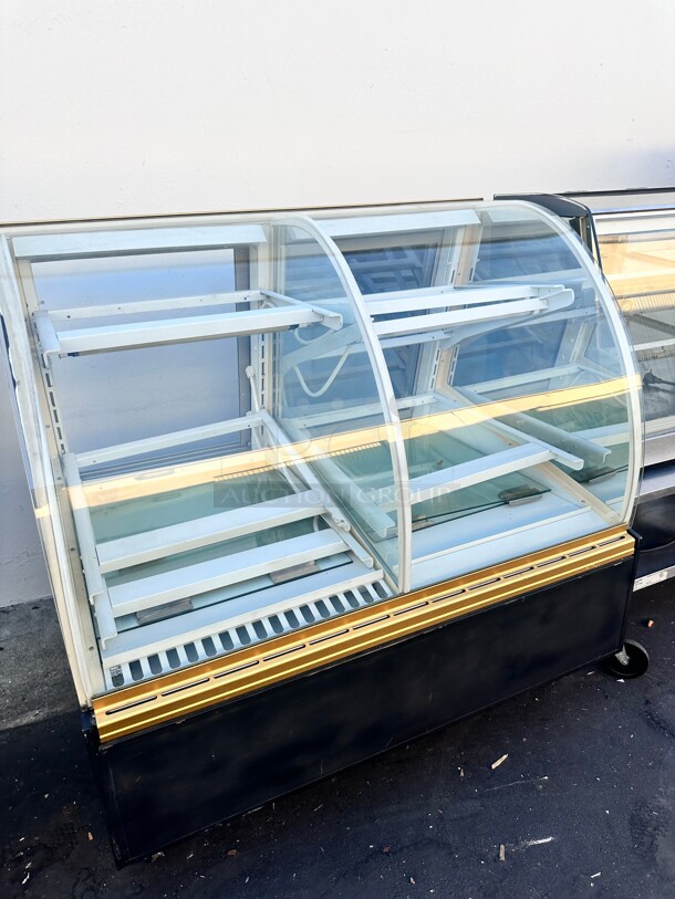 Nice! Federal Industries SN48-3SC 48" Double-Curved Glass Dual Zone Refrigerated Bakery Case 115 Volt Tested and Working - Image 1 of 10