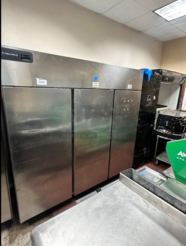 Excellent Shape! Delfield CSR3P-S 83" Three Section Reach-In Refrigerator w/ 3 Solid Full Doors 115 Volt Tested and Working! - Image 10 of 10
