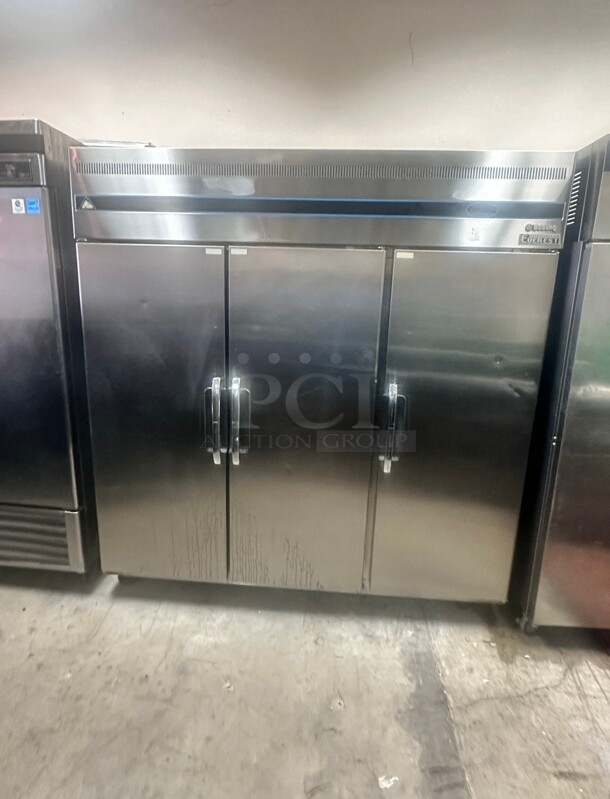 Nice Everest ESRF3 Freezer/ Refrigerator Combo Three Section Reach-In Dual Temp  115 Volt Working - Image 1 of 10