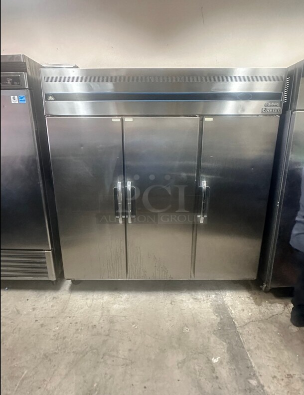 Nice Everest ESRF3 Freezer/ Refrigerator Combo Three Section Reach-In Dual Temp  115 Volt Working - Image 3 of 10