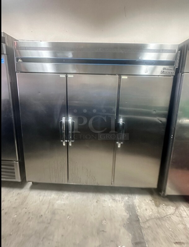 Nice Everest ESRF3 Freezer/ Refrigerator Combo Three Section Reach-In Dual Temp  115 Volt Working - Image 6 of 10