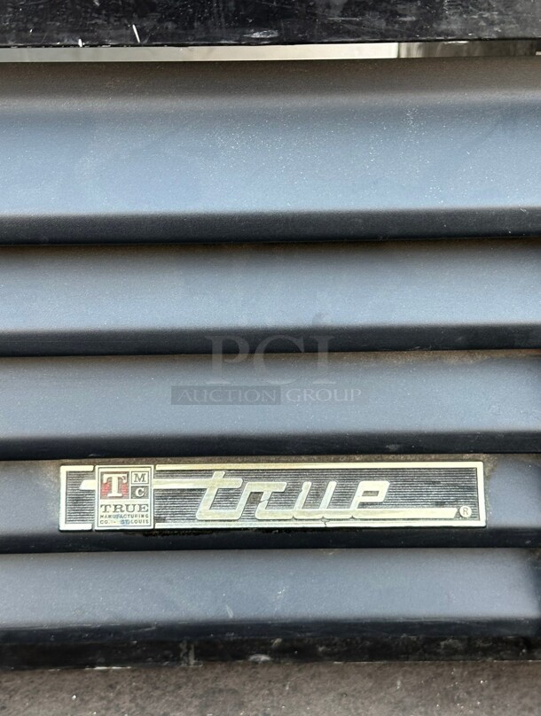 Excellent Condition!  Used True GDM-45 52"  Refrigerated Sliding Glass Door Merchandiser 115 Volt Tested and Working - Image 5 of 5