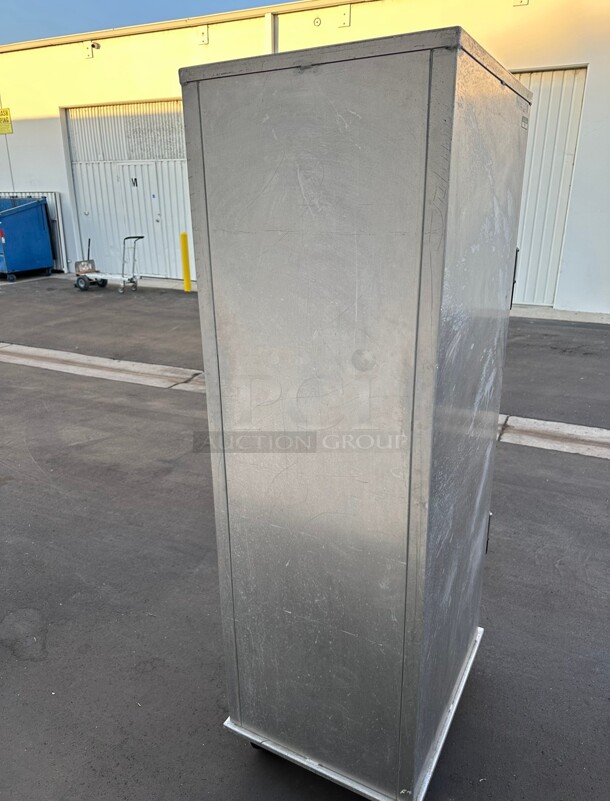 Nice! Used Lockwood CA72-RR18-R Dutch Door Display Cabinet, 18 Pan Capacity - Image 5 of 5