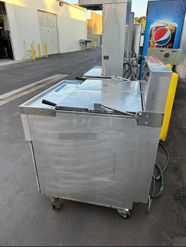 Late Model! Used Pitco SRTE 33 Gallon Electric Two Section Commercial Rethermalizer with Digital Controls - 208V, 3 Phase Tested and Working - Image 4 of 5