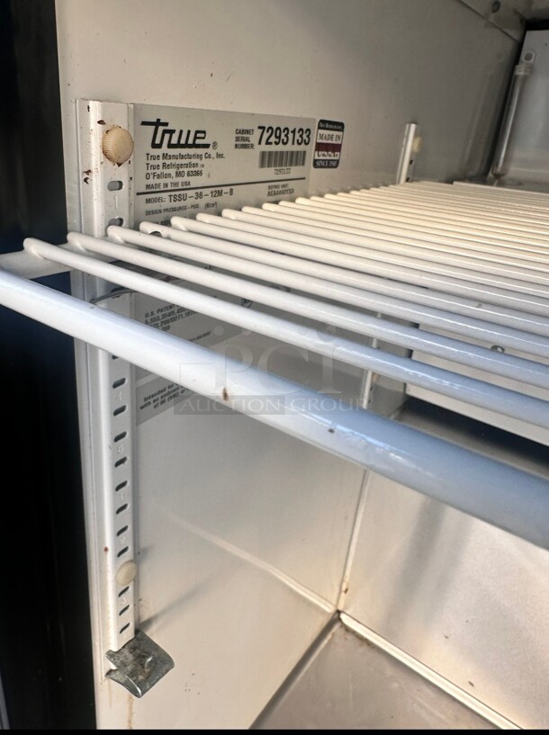 Nice! True TSSU-36-12M-B 36"  Mega Top Sandwich/Salad Prep Table w/ Refrigerated Base, 115v Tested and Working - Image 5 of 6