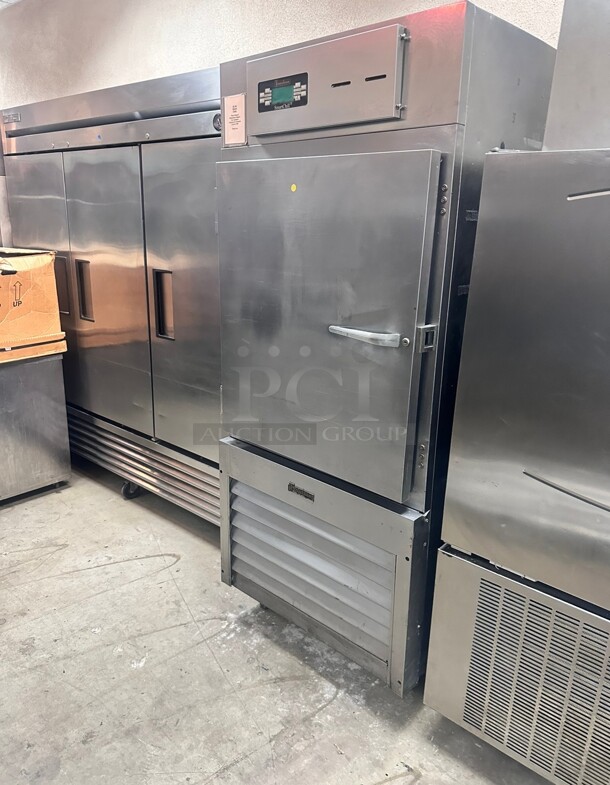 Used Traulsen RBC100 Self-Contained Reach-In 100 lb Blast Chiller 220 Volt 1 Phase 'Not Sure Of Functionality' - Image 4 of 11