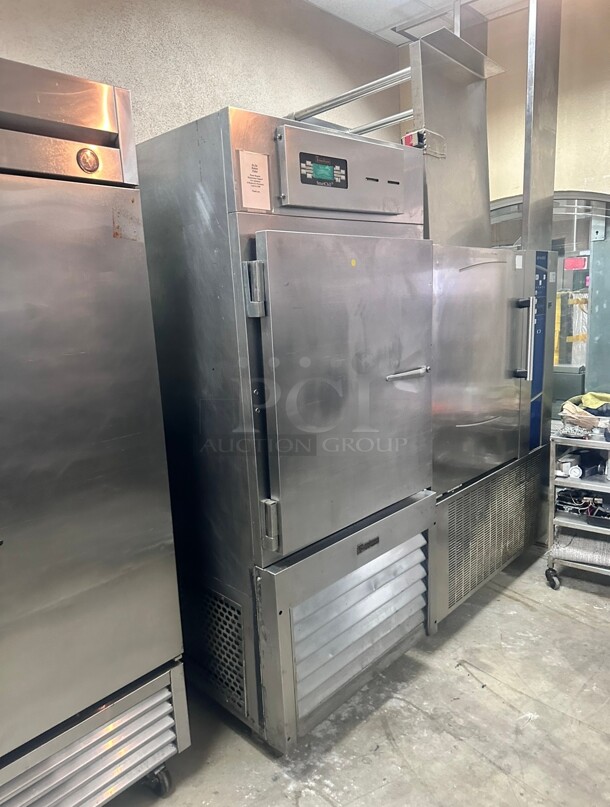 Used Traulsen RBC100 Self-Contained Reach-In 100 lb Blast Chiller 220 Volt 1 Phase 'Not Sure Of Functionality' - Image 8 of 11