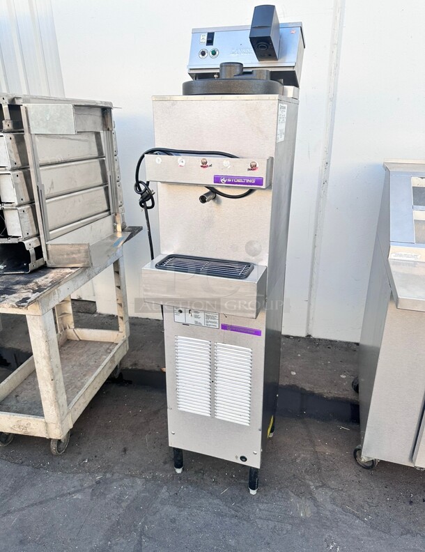 Nice! Stoelting E257-37 10-gallon-capacity floor model Slushy frozen beverage dispenser 115 Volt Tested and Working - Image 2 of 10