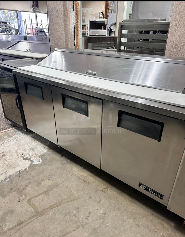 Excellent Shape! True TSSU-72-18 72" TSSU Series Sandwich/Salad Prep Table w/ Refrigerated Base, 115v Tested and Working! - Image 3 of 5