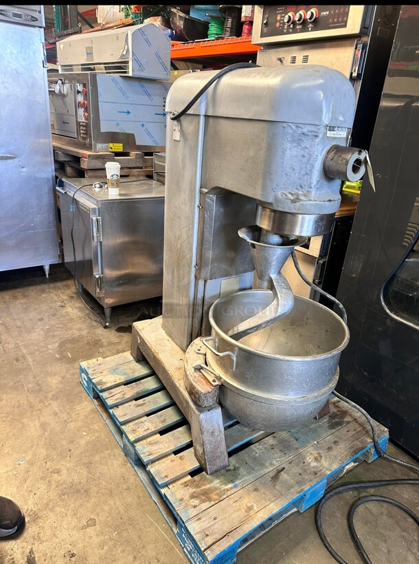 Working! Hobart L-800 Commercial Dough Mixer 80 Qt 220 Volt 3 Phase 1 1/2 HP - Image 2 of 10