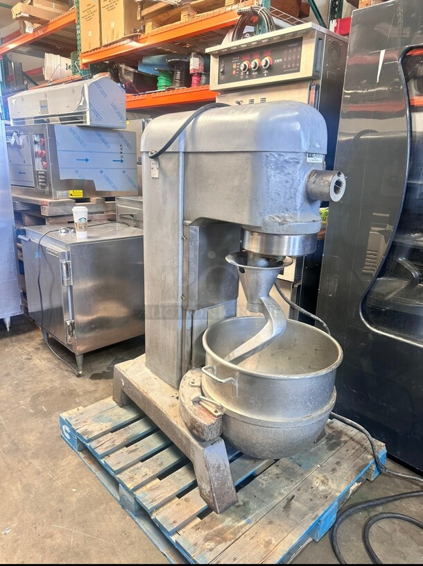 Working! Hobart L-800 Commercial Dough Mixer 80 Qt 220 Volt 3 Phase 1 1/2 HP - Image 4 of 10