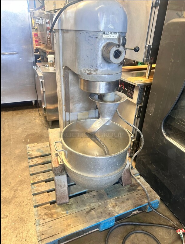 Working! Hobart L-800 Commercial Dough Mixer 80 Qt 220 Volt 3 Phase 1 1/2 HP - Image 7 of 10