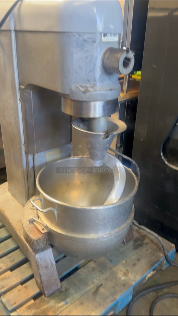 Working! Hobart L-800 Commercial Dough Mixer 80 Qt 220 Volt 3 Phase 1 1/2 HP - Image 10 of 10