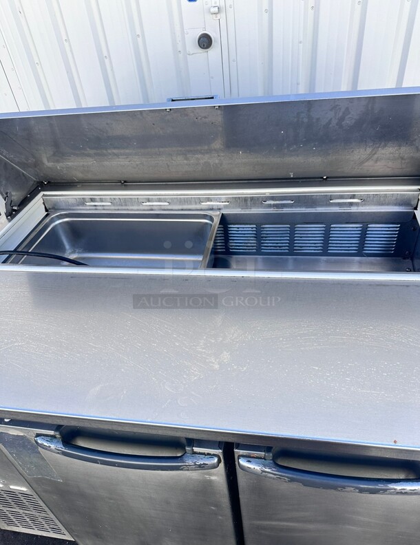 Everest Refrigeration EPR2 48"  Sandwich/Salad Prep Table w/ Refrigerated Base, 115v Tested and Working - Image 4 of 6