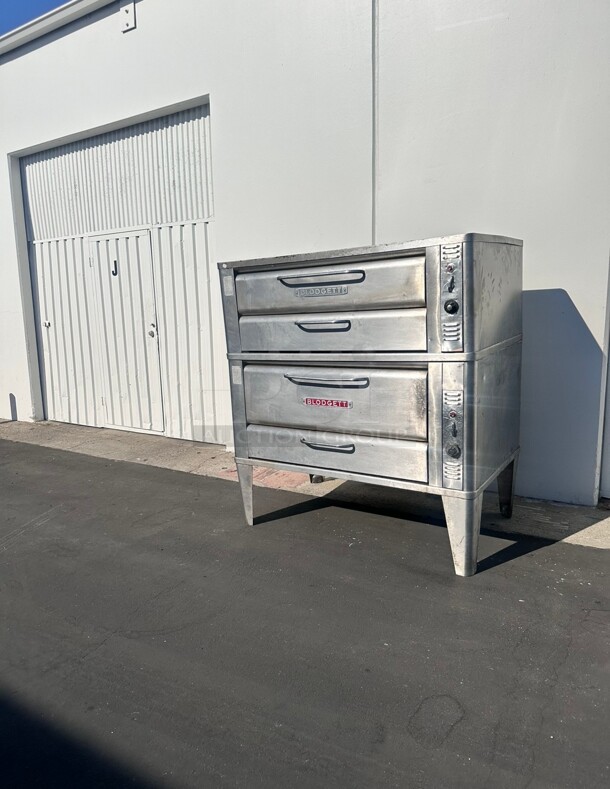 Used Blodgett 961 Natural Gas Double Deck Oven with Draft Diverter - 74,000 BTU Tested and Working - Image 3 of 8