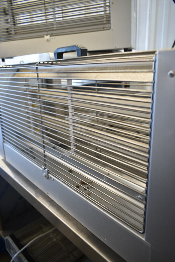 2 Gilbert 220 Bug Zappers. 120 Volts, 1 Phase. 2 Times Your Bid! Tested and Working! - Image 3 of 6