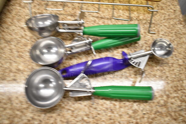 ALL ONE MONEY! Lot of Various Items Including Metal Muffin Baking Pans, Scoopers. - Image 4 of 6