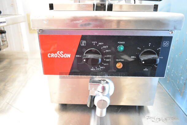 BRAND NEW SCRATCH AND DENT! 2024 Crosson EF-6V Stainless Steel Commercial Countertop Electric Powered Fryer w/ Metal Fry Basket and Lid. 120 Volts, 1 Phase. - Image 4 of 7