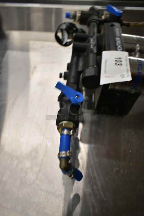 BRAND NEW SCRATCH AND DENT! Pentair Everpure QC7I Twin / Insurice Twin Water Filtration System w/ 2 Cartridges.  - Image 7 of 11