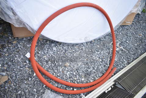 BRAND NEW SCRATCH AND DENT! Red Hose. 114x2x2