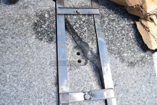 BRANDS NEW SCRATCH AND DENT! Stone Unit. Appears to Have Damage.  - Image 5 of 6