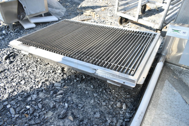 BRAND NEW SCRATCH AND DENT! Regency 600FT2436SS 24" x 36" 14-Gauge Stainless Steel Floor Trough. - Image 3 of 5
