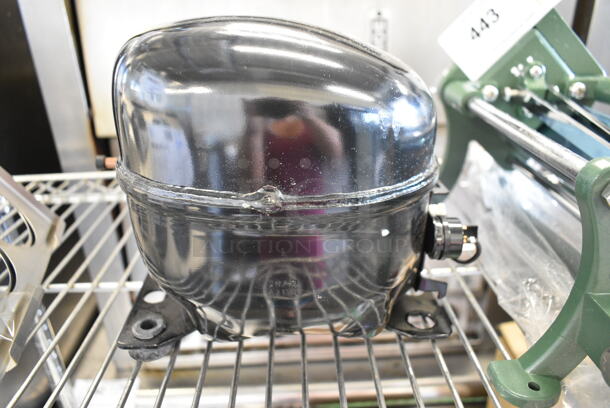 BRAND NEW SCRATCH AND DENT! Cubigel NUY100NR Motor. 115-127 Volts, 1 Phase.  - Image 4 of 6