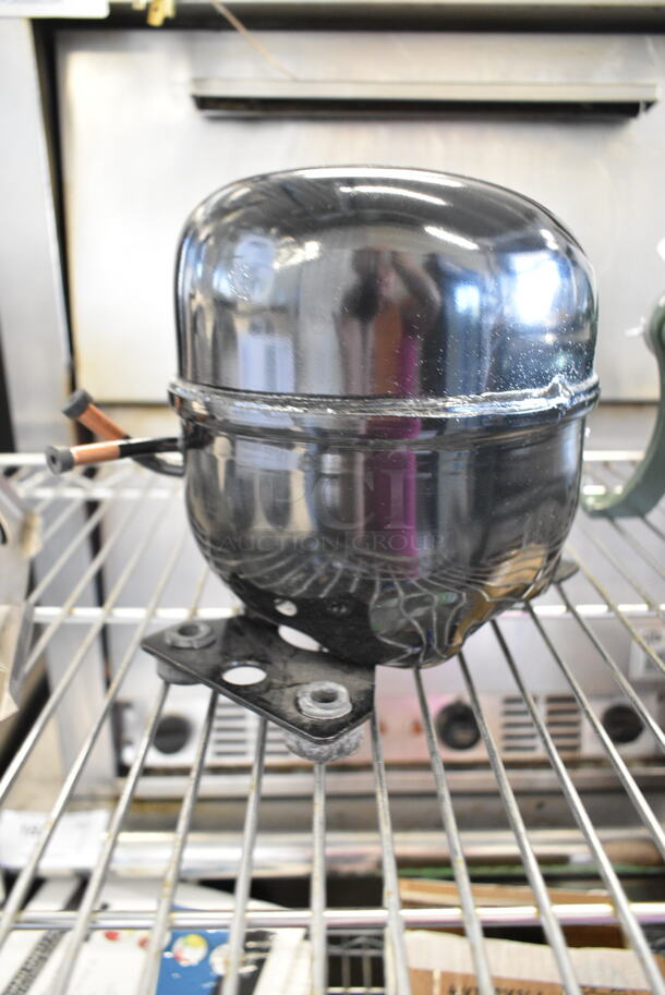 BRAND NEW SCRATCH AND DENT! Cubigel NUY100NR Motor. 115-127 Volts, 1 Phase.  - Image 5 of 6